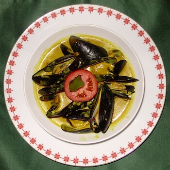 Mussels in Coconut Sauce. Recipe. Indian Food.