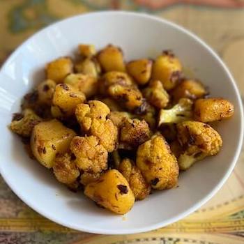 Aloo Gobi (Dry Cauliflower with Potatoes)